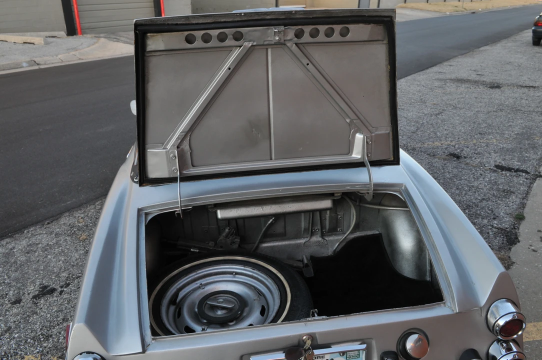 1970 Nissan Datsun Sports - Image 17 of 31