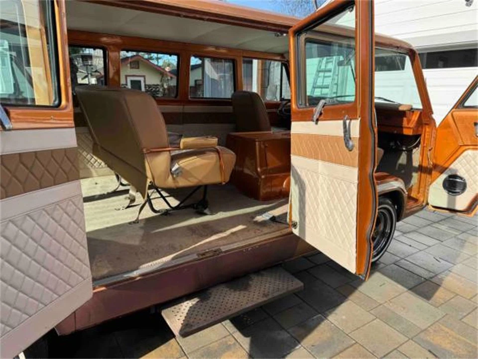 1970 Dodge A100 - Image 14 of 14