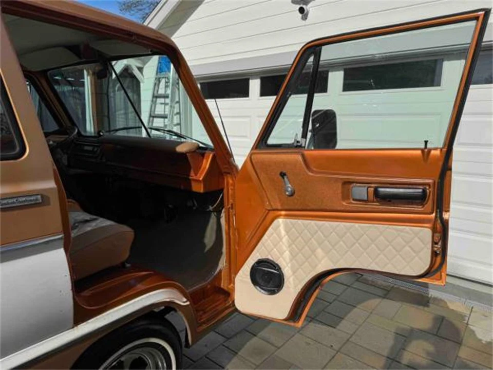 1970 Dodge A100 - Image 10 of 14