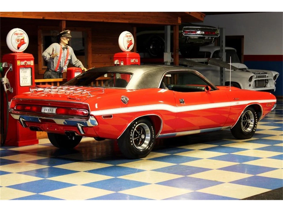1970 Dodge Challenger 1st Gen - Image 10 of 31