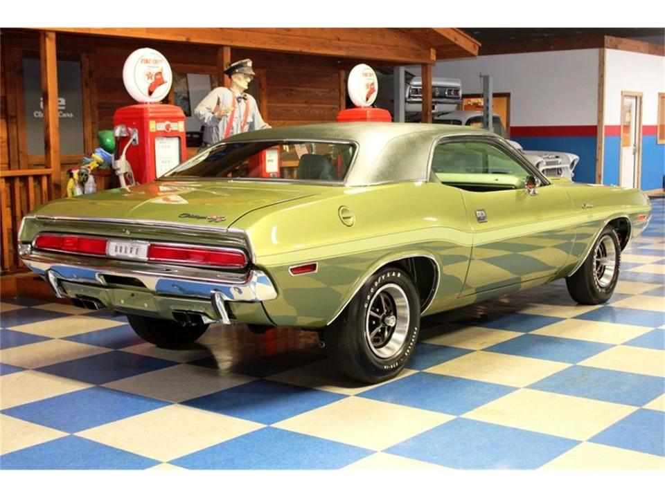1970 Dodge Challenger 1st Gen - Image 10 of 31
