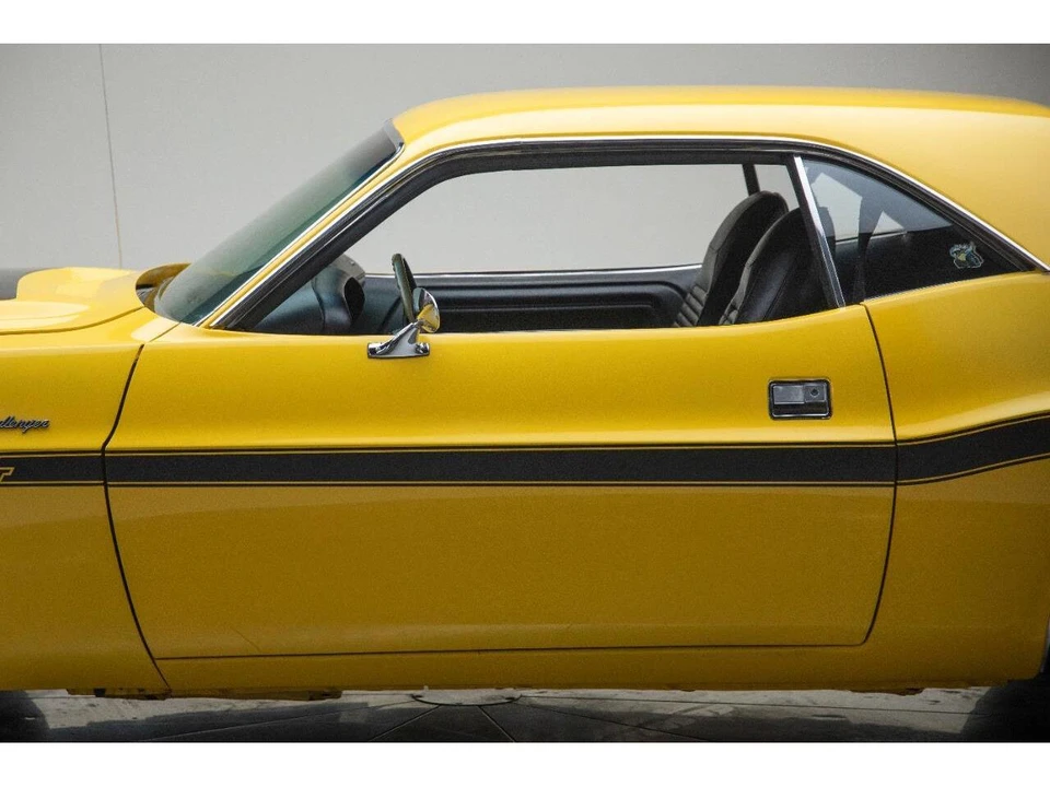 1970 Dodge Challenger 1st Gen - Image 10 of 31