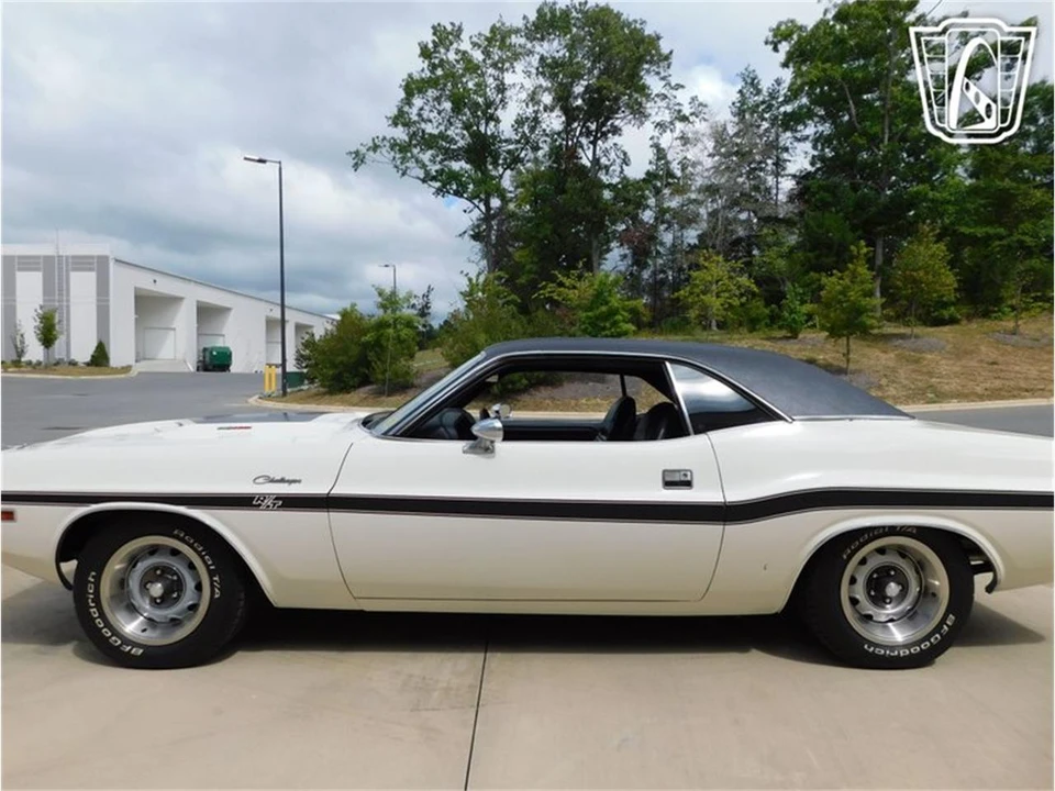 1970 Dodge Challenger 1st Gen - Image 14 of 31