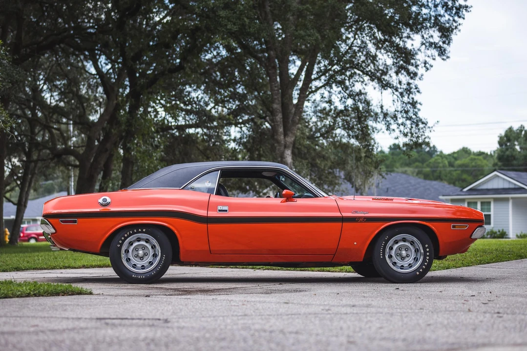 1970 Dodge Challenger Hemi 1st Gen - Image 8 of 31