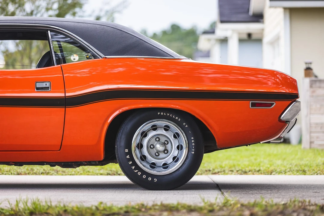 1970 Dodge Challenger Hemi 1st Gen - Image 16 of 31