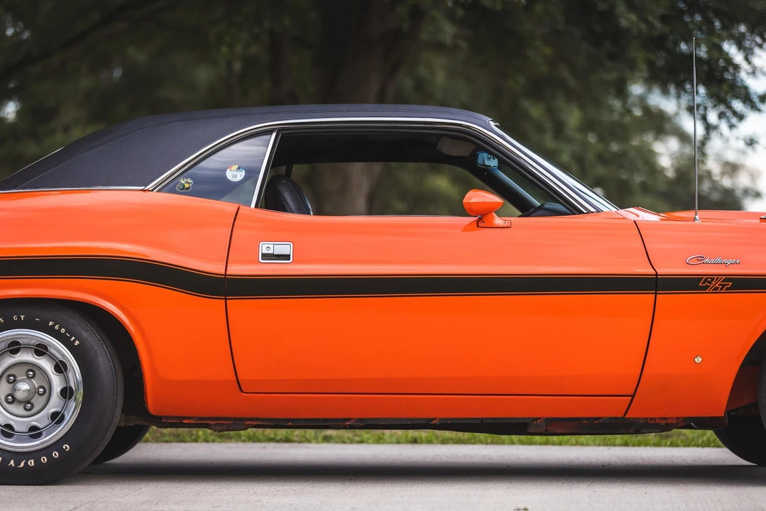 1970 Dodge Challenger Hemi 1st Gen - Image 18 of 31
