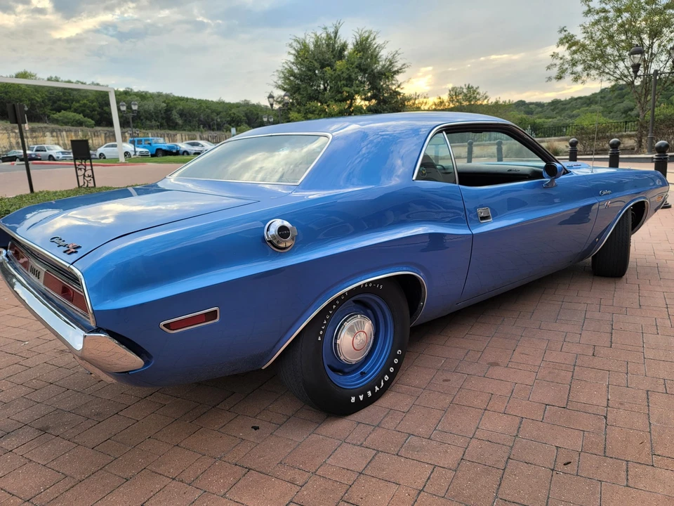1970 Dodge Challenger Hemi 1st Gen - Image 27 of 31