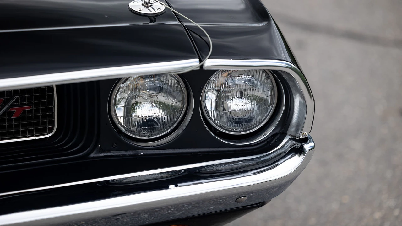 1970 Dodge Challenger Hemi 1st Gen - Image 23 of 31