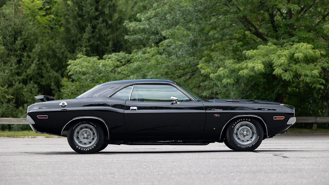 1970 Dodge Challenger Hemi 1st Gen - Image 4 of 31