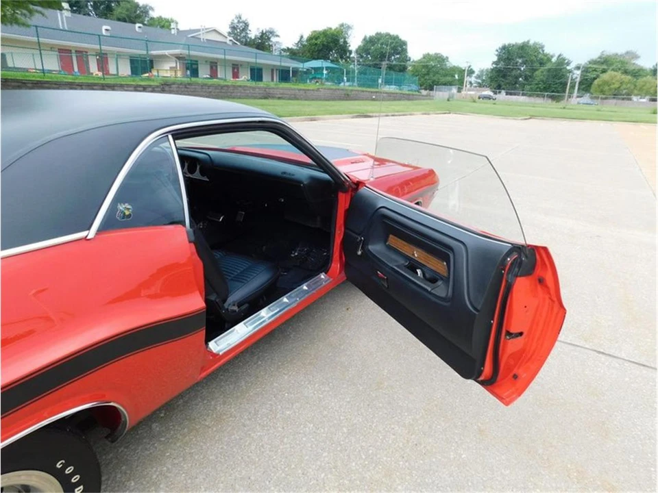 1970 Dodge Challenger R/T & T/A 1st Gen - Image 16 of 31