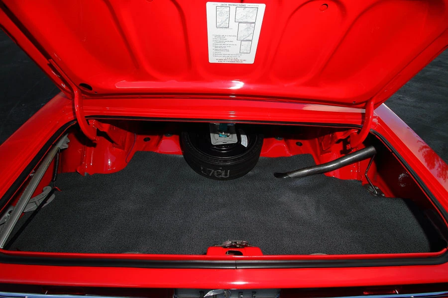 1970 Dodge Challenger Hemi 1st Gen - Image 6 of 12