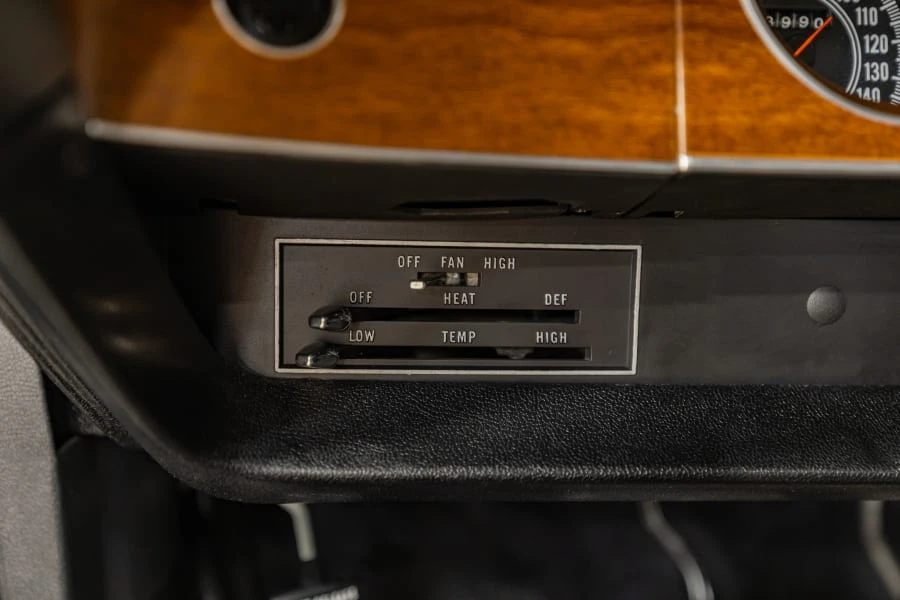 1970 Dodge Challenger Hemi 1st Gen - Image 28 of 31