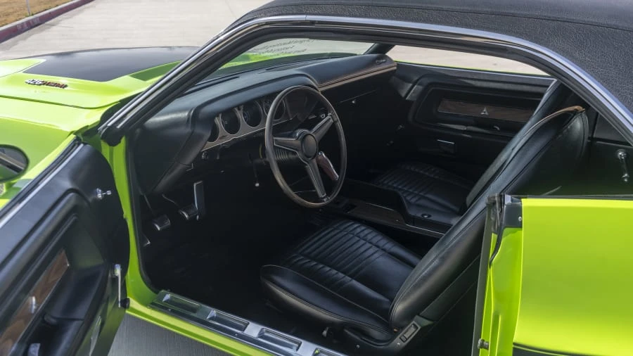1970 Dodge Challenger Hemi 1st Gen - Image 4 of 31