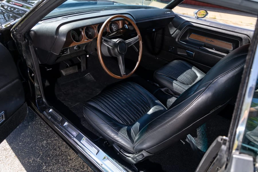 1970 Dodge Challenger Hemi 1st Gen - Image 27 of 31