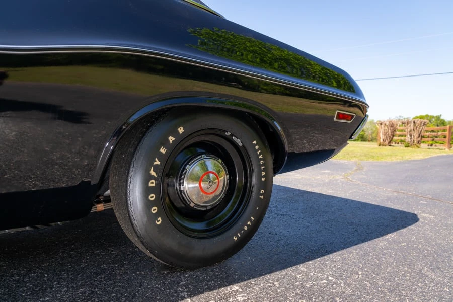 1970 Dodge Challenger Hemi 1st Gen - Image 16 of 31
