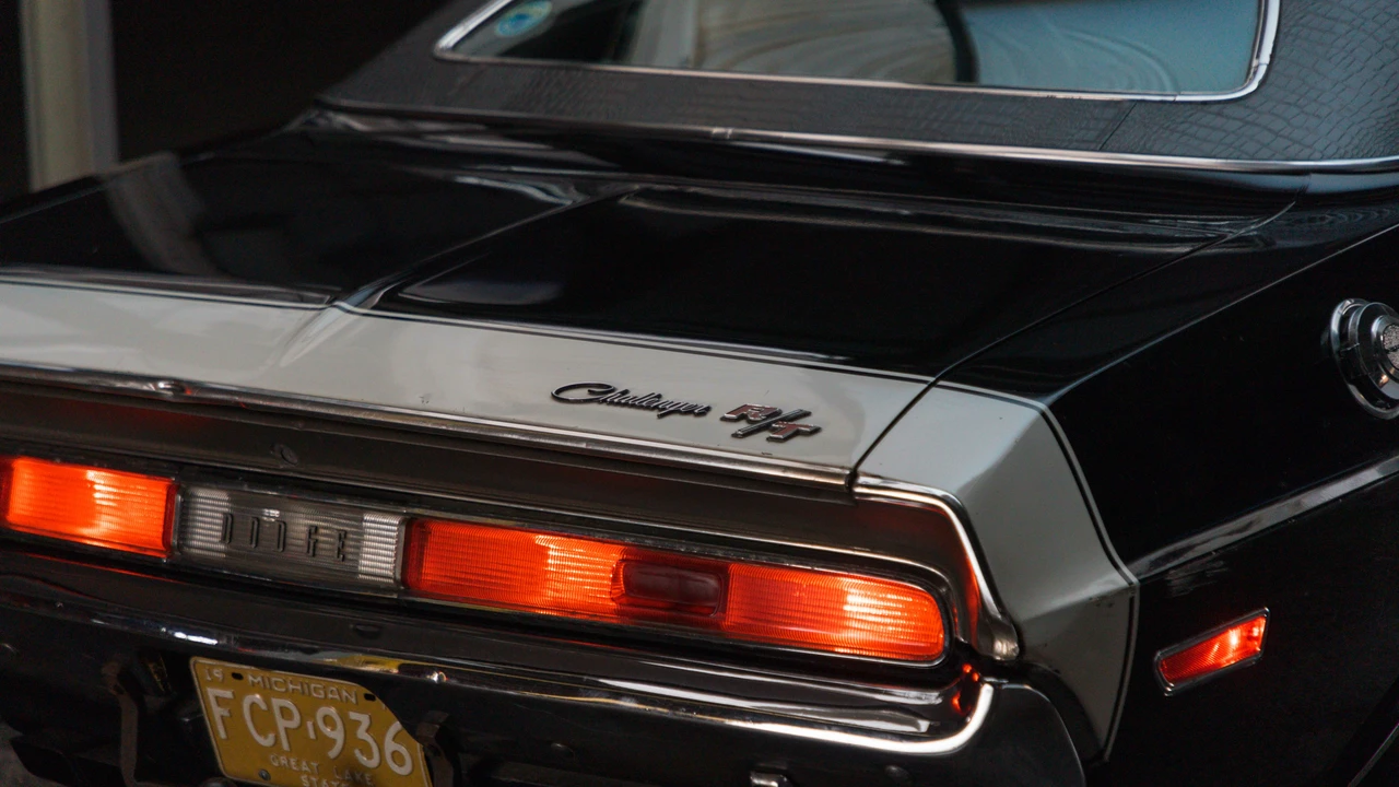 1970 Dodge Challenger Hemi 1st Gen - Image 23 of 31