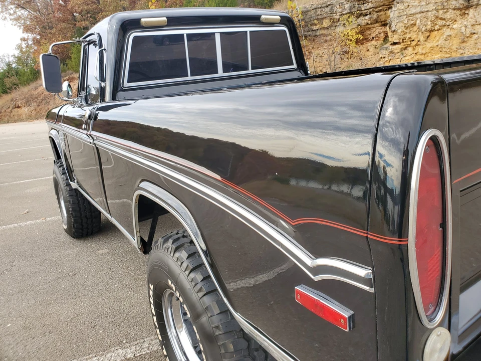 1970 Dodge Power Wagon - Image 17 of 31