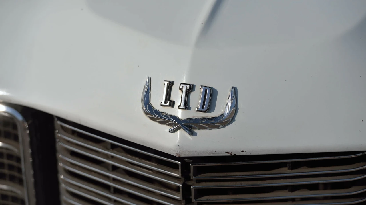 1970 Ford Country Squire - Image 10 of 29