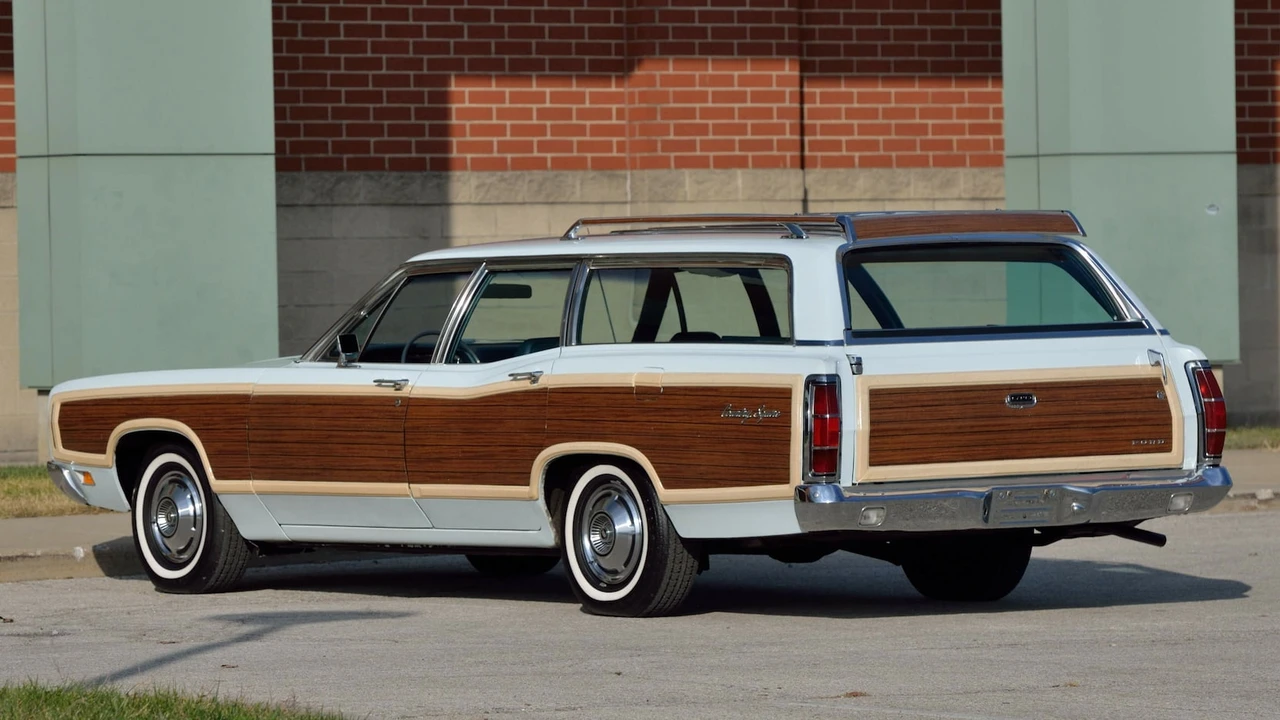 1970 Ford Country Squire - Image 13 of 29