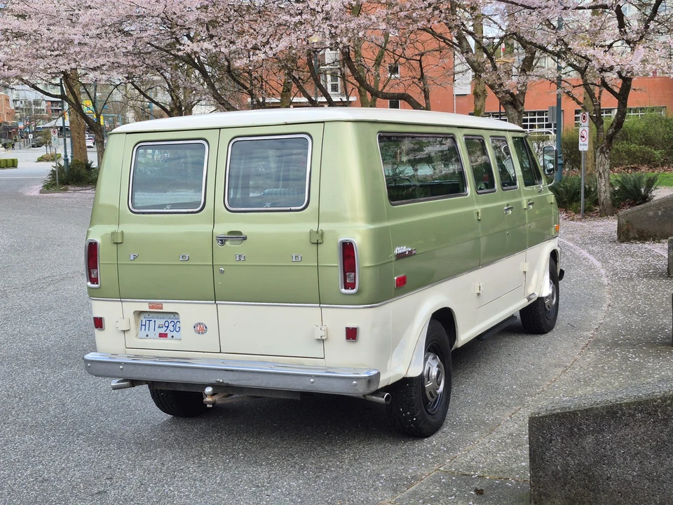 1970 Ford Econoline Van - Image 10 of 31