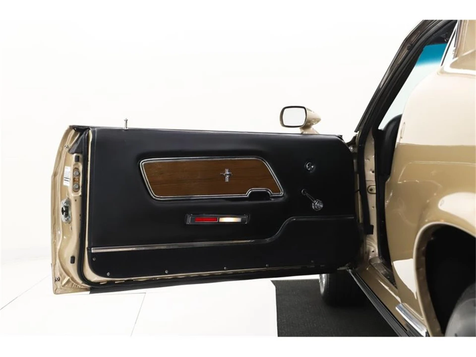 1970 Ford Mustang 1st Gen (1969-1970) - Image 8 of 31