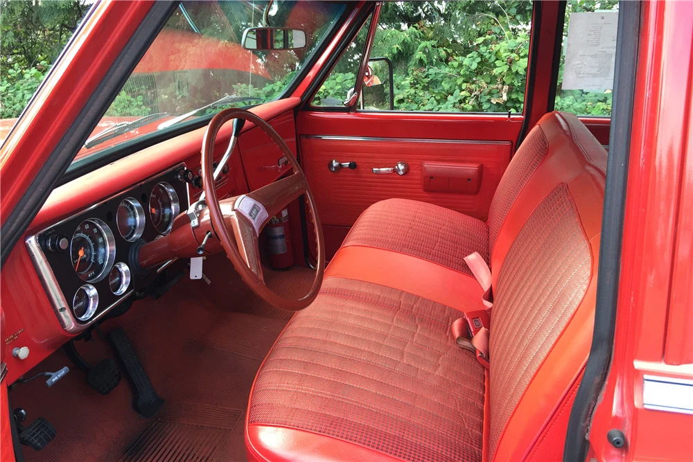 1970 GMC Suburban 6th Gen - Image 4 of 6