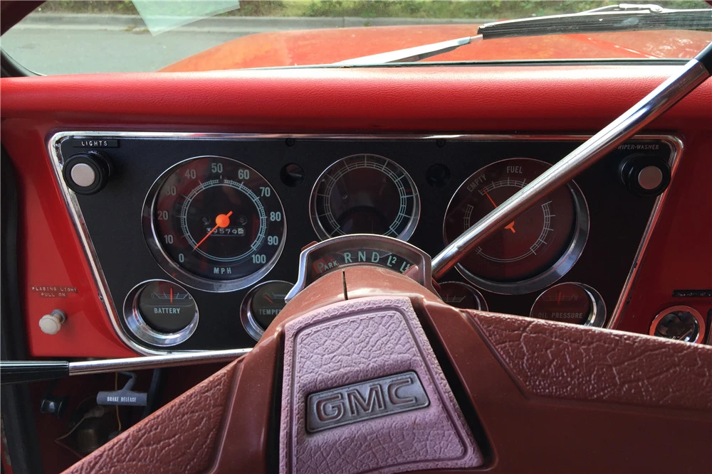 1970 GMC Suburban 6th Gen - Image 5 of 6
