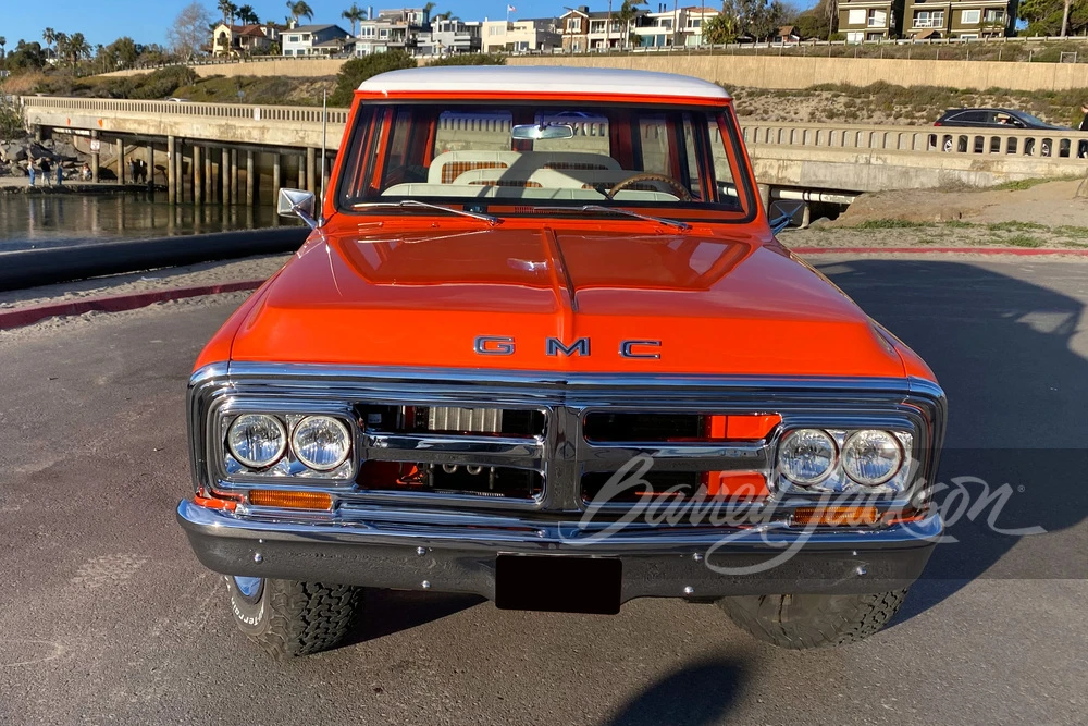 1970 GMC Suburban 6th Gen - Image 9 of 11