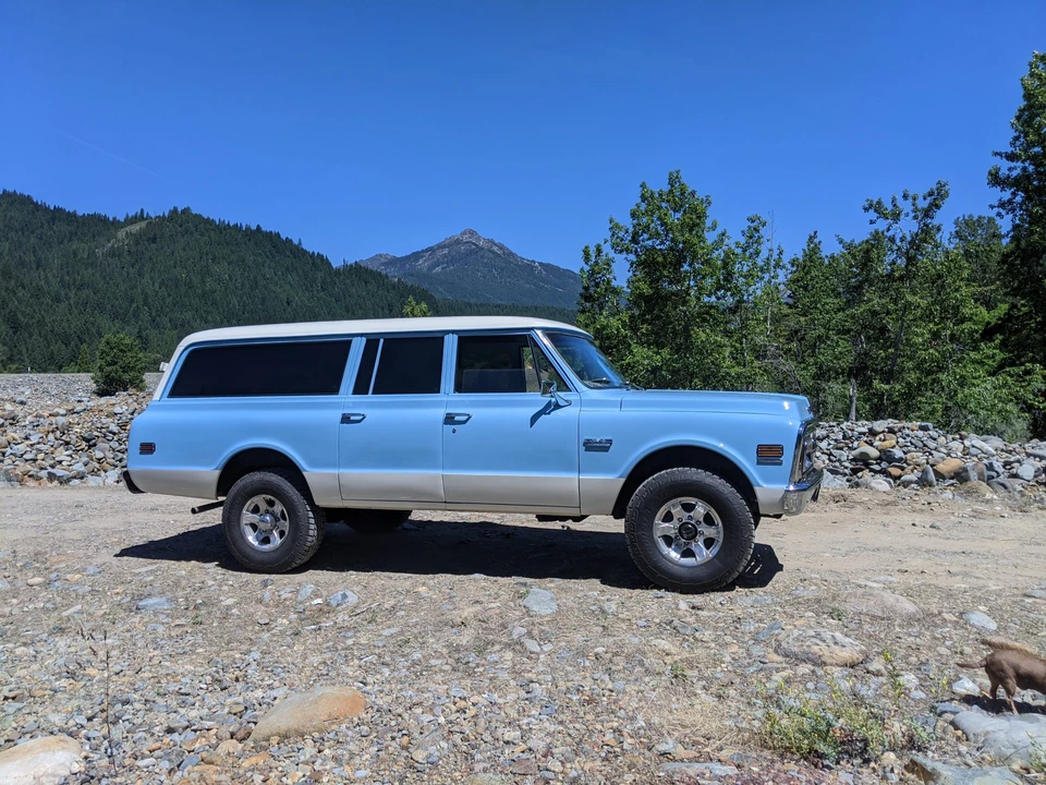 1970 GMC Suburban 6th Gen - Image 3 of 31