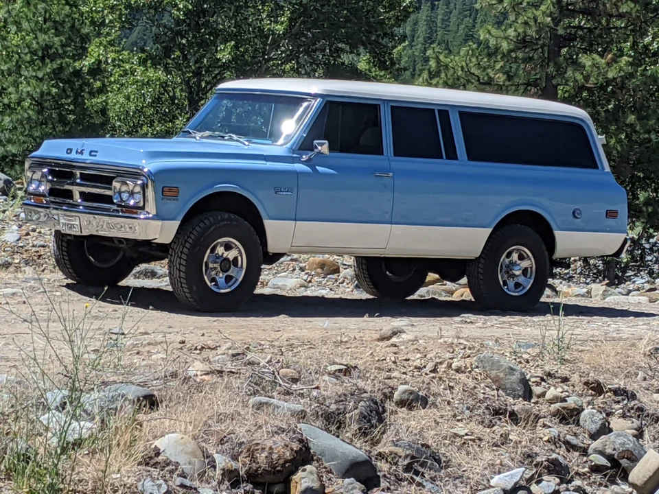 1970 GMC Suburban 6th Gen - Image 9 of 31