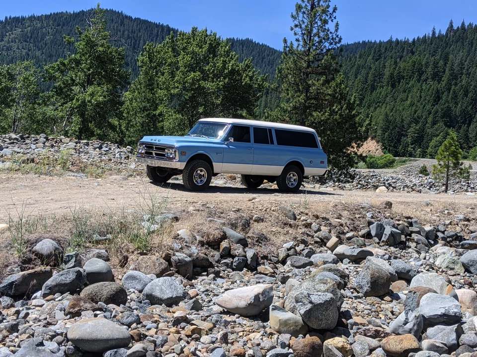 1970 GMC Suburban 6th Gen - Image 11 of 31