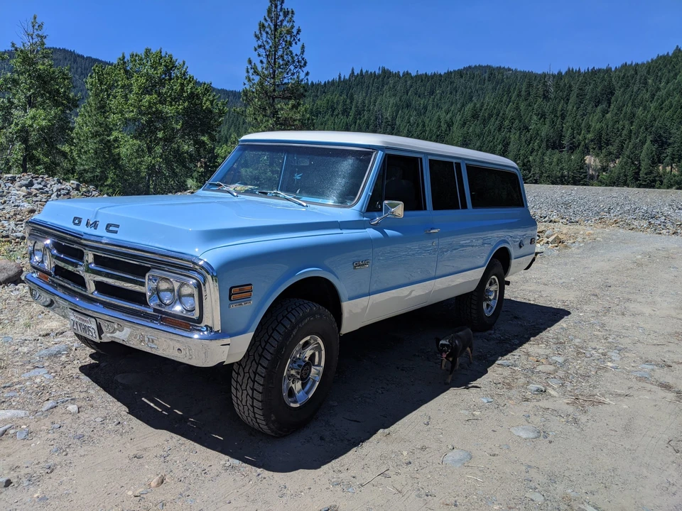 1970 GMC Suburban 6th Gen - Image 10 of 31