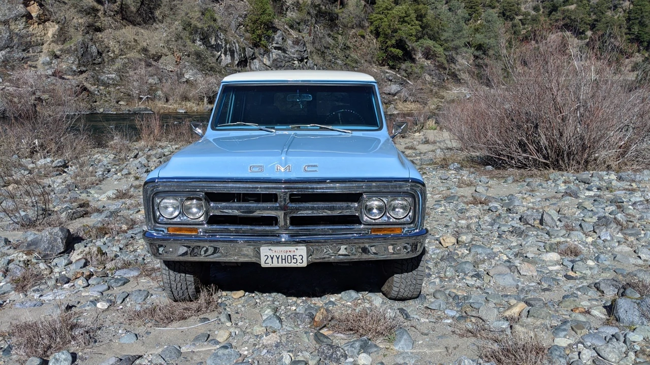 1970 GMC Suburban 6th Gen - Image 6 of 31