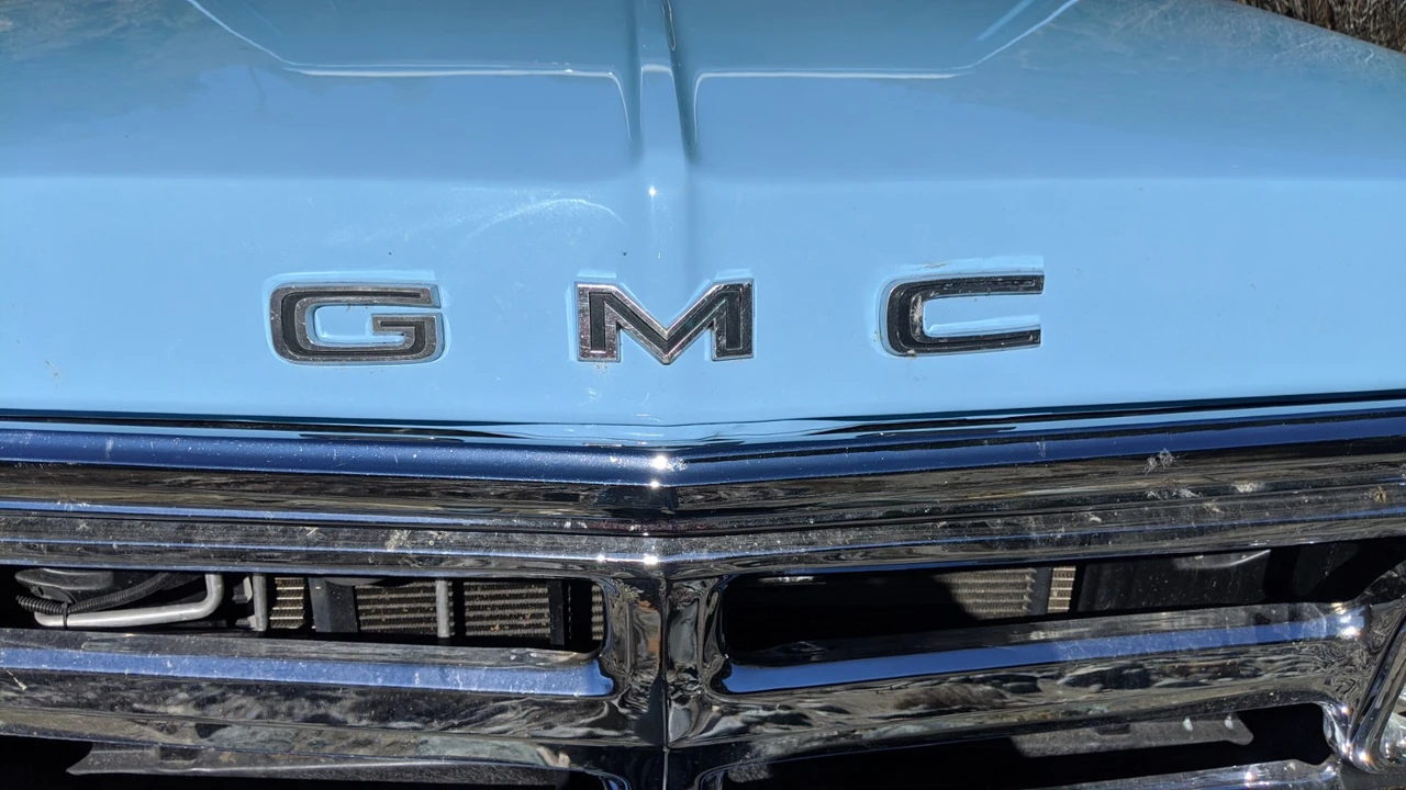 1970 GMC Suburban 6th Gen - Image 26 of 31