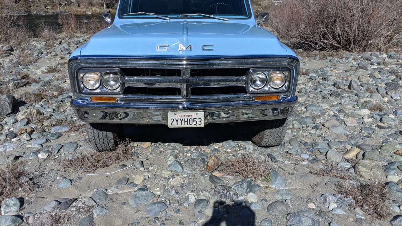 1970 GMC Suburban 6th Gen - Image 8 of 31
