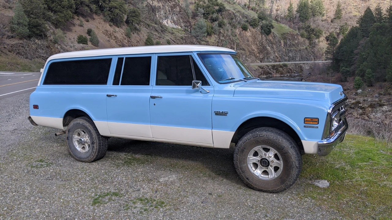 1970 GMC Suburban 6th Gen - Image 4 of 31