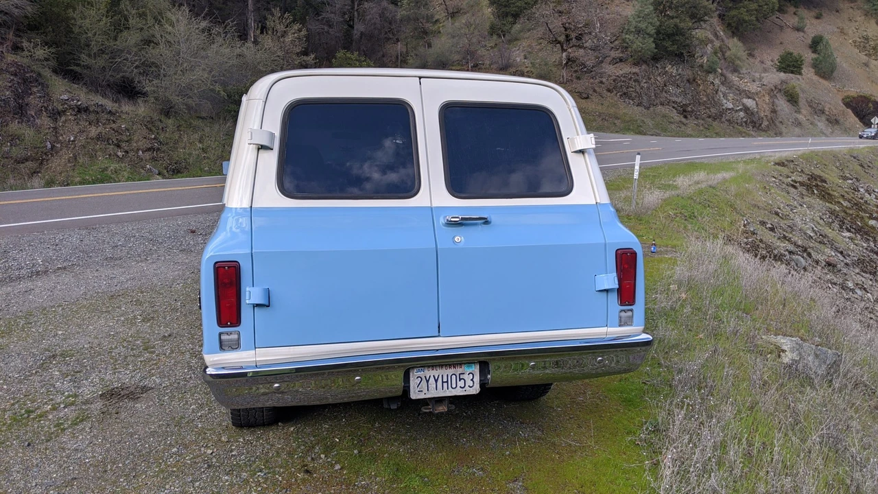 1970 GMC Suburban 6th Gen - Image 22 of 31