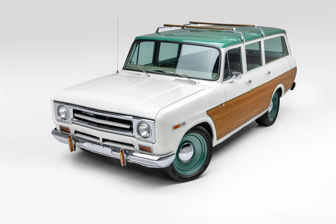1970 International Harvester Travelall - Image 2 of 31