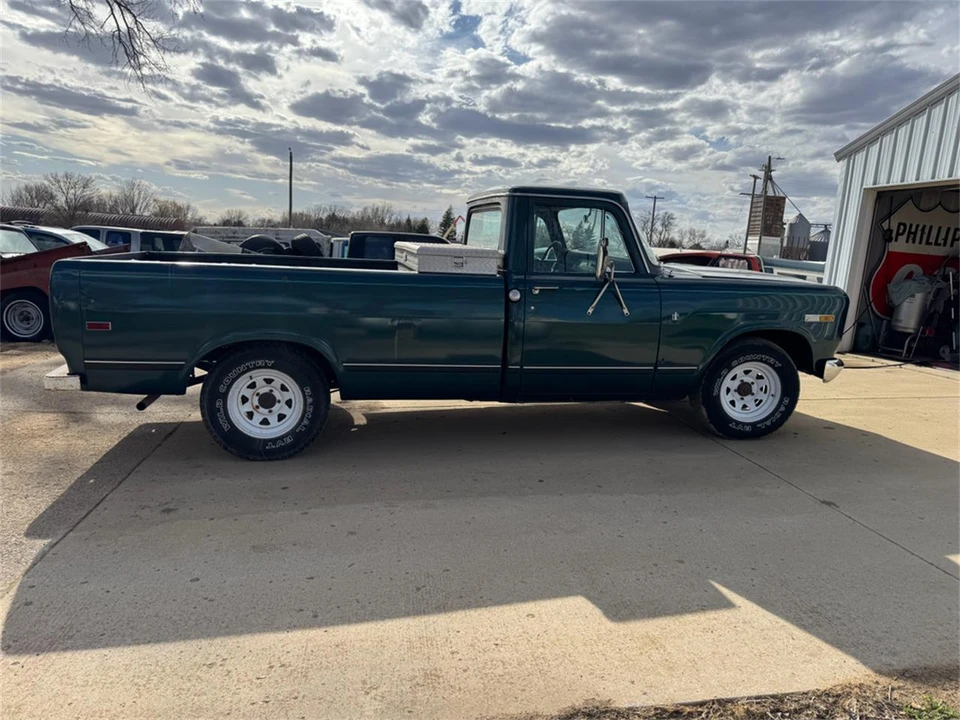 1970 International - Image 11 of 31