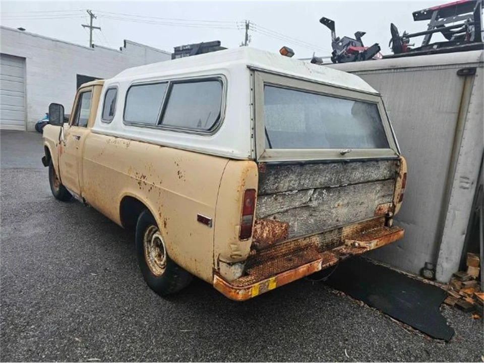 1970 International - Image 3 of 14