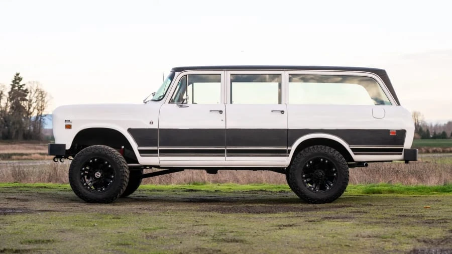 1970 International Harvester Travelall - Image 2 of 31