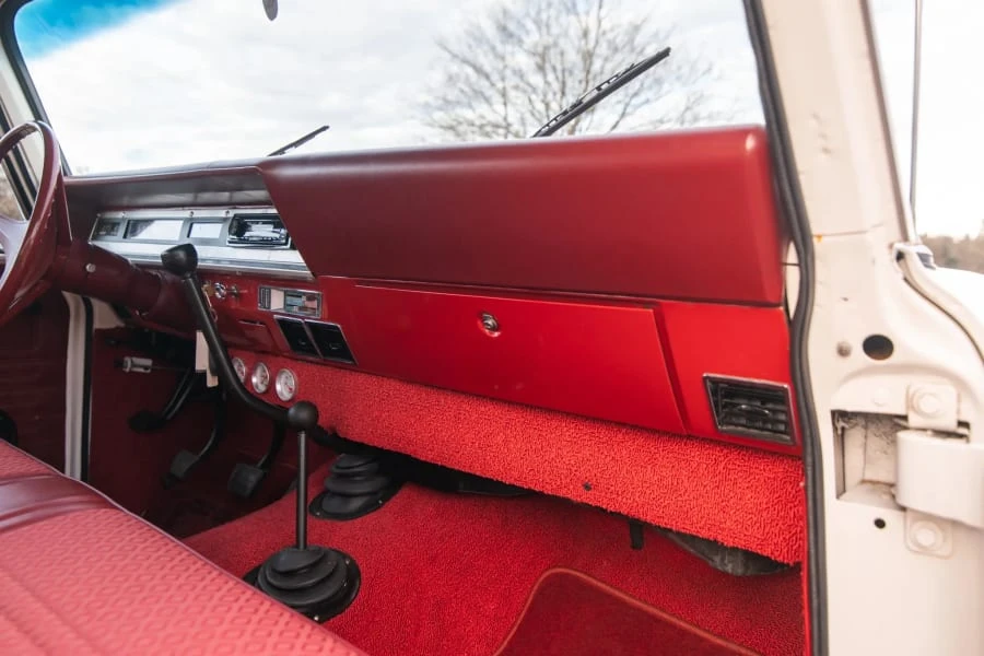 1970 International Harvester Travelall - Image 25 of 31