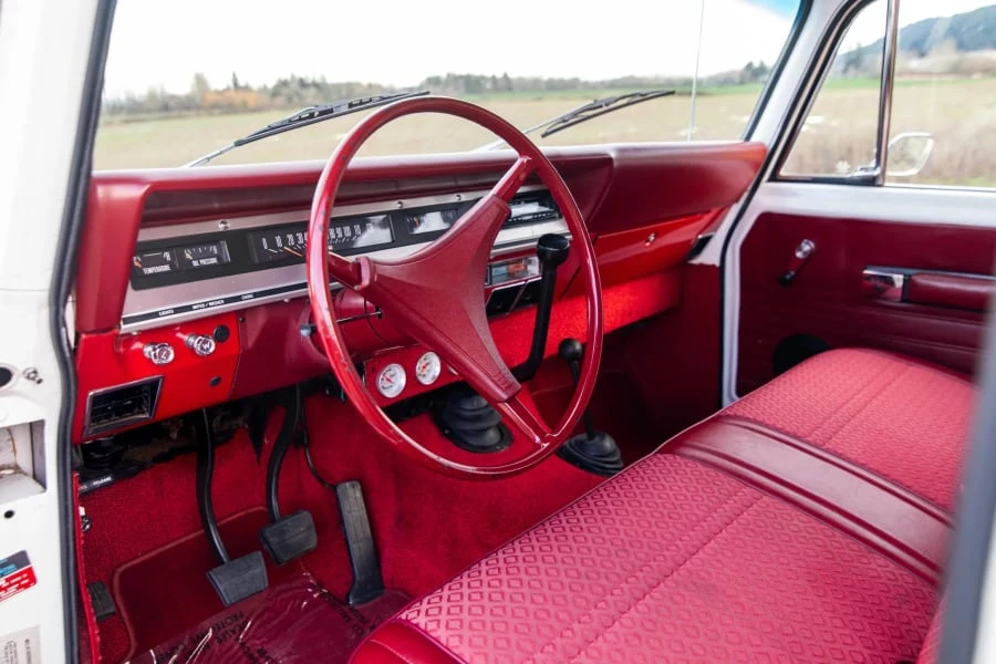 1970 International Harvester Travelall - Image 12 of 31