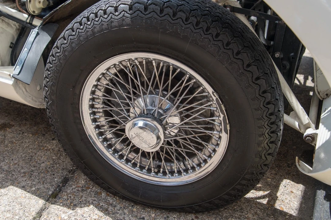 1970 Jaguar E-Type Series 2 - Image 16 of 31