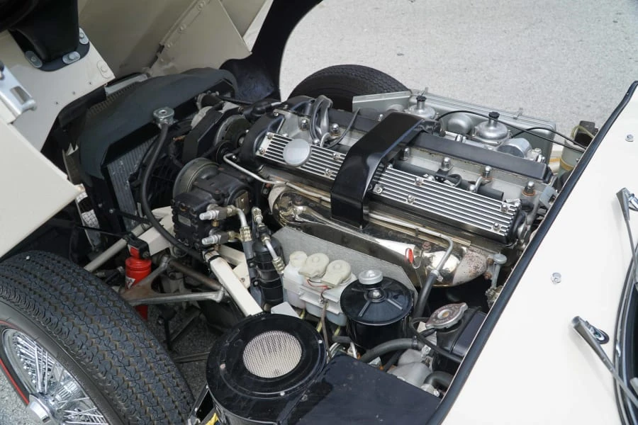 1970 Jaguar E-Type Series 2 - Image 9 of 17