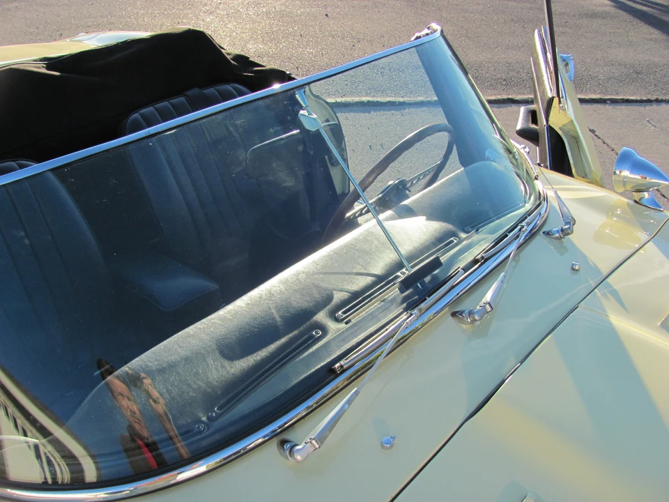 1970 Jaguar E-Type Series 2 - Image 18 of 31