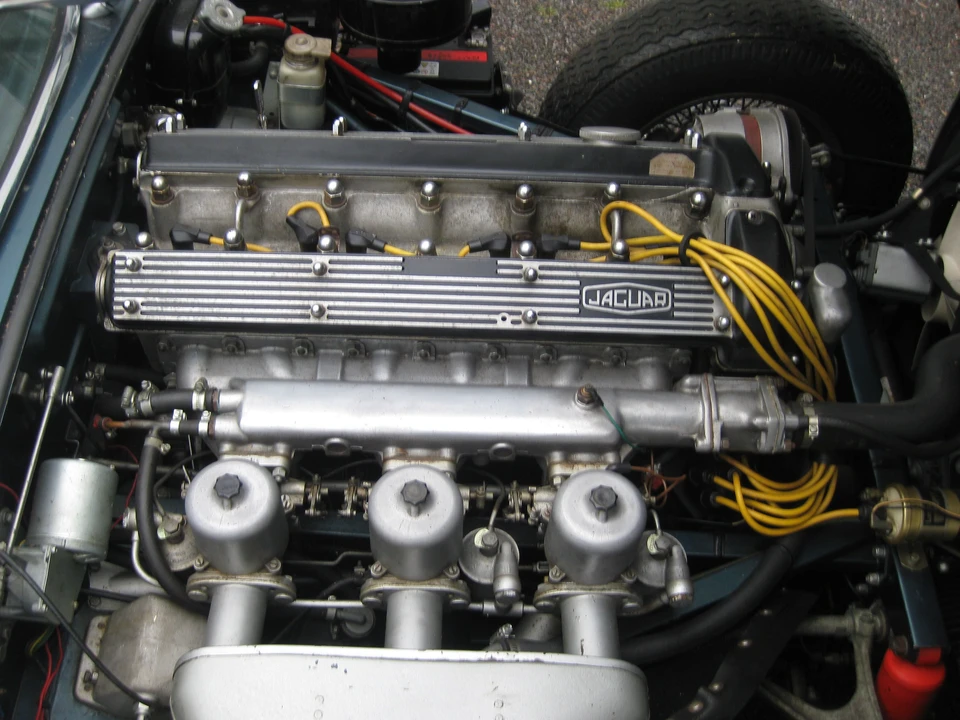 1970 Jaguar E-Type Series 2 2+2 - Image 3 of 9