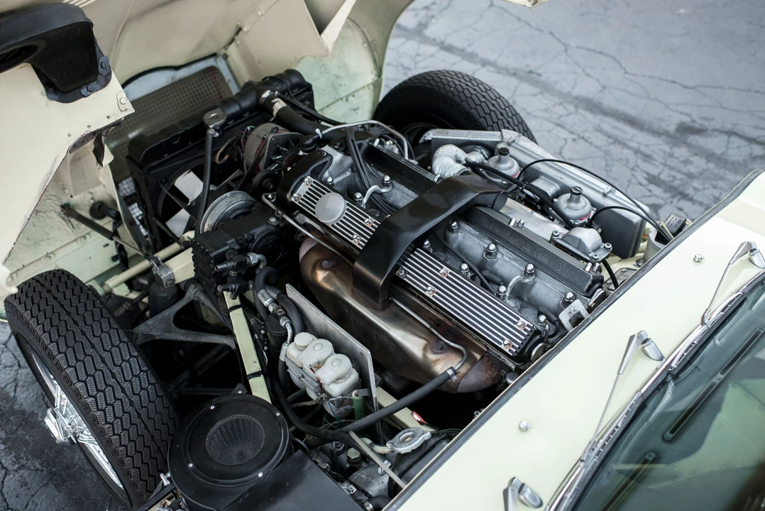 1970 Jaguar E-Type Series 2 - Image 24 of 31