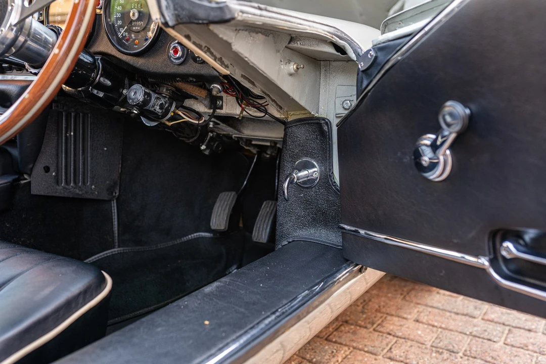 1970 Jaguar E-Type Series 2 - Image 25 of 30