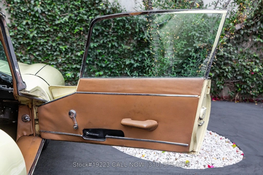 1970 Jaguar XK - Image 21 of 24